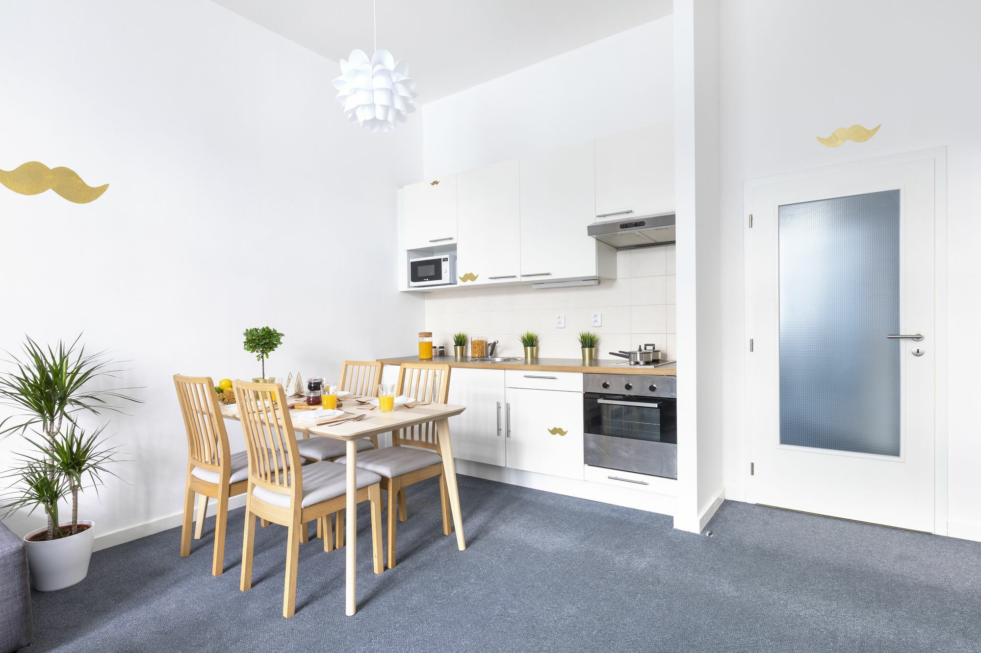 Little Tom Apartments Prague Exterior photo
